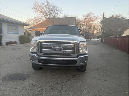 Used 2015 Ford F250 XLT image 2