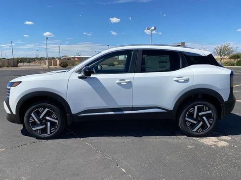 New 2026 Nissan Kicks SV image 3