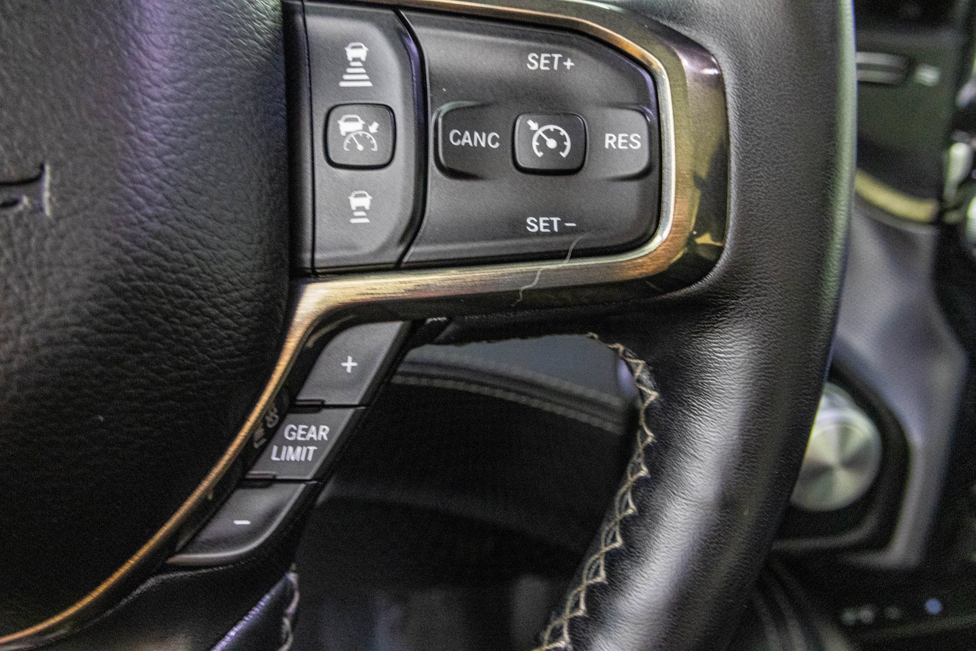 Used 2019 RAM 1500 Limited w/ Advanced Safety Group AWD/4WD image 34