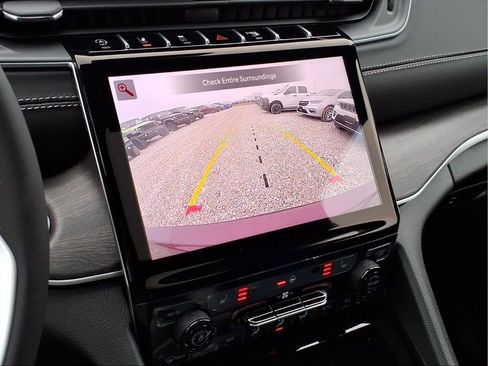 New 2025 Jeep Grand Cherokee L Limited image 23