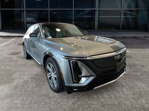 Used 2024 Cadillac Lyriq Luxury AWD/4WD image 5