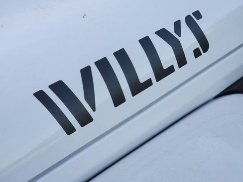 Used 2022 Jeep Gladiator Willys image 10