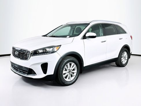 Used 2019 Kia Sorento LX w/ LX Convenience Package image 3