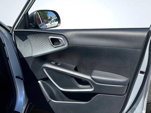 Used 2021 Kia Soul LX FWD image 26