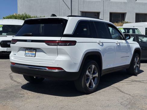 Used 2023 Jeep Grand Cherokee 4WD 4xe w/ Luxury Tech Group II image 16