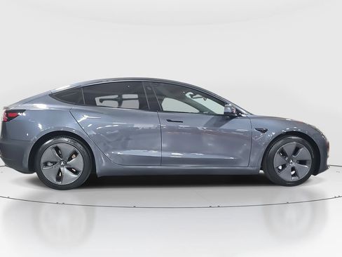 Used 2023 Tesla Model 3 Standard Range image 4