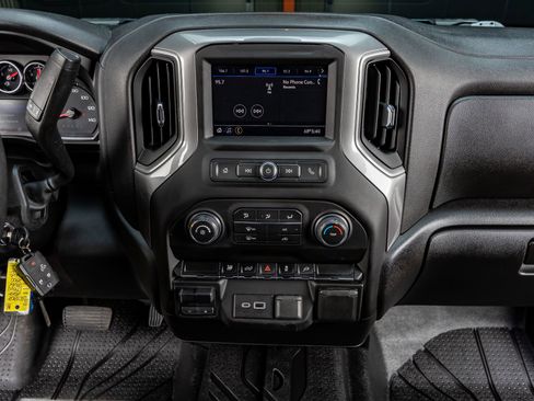 Used 2022 Chevrolet Silverado 2500 Custom w/ Custom Convenience Package image 19