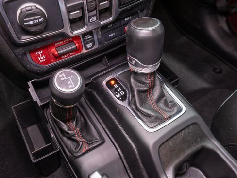 Used 2021 Jeep Wrangler Unlimited Rubicon AWD/4WD image 25