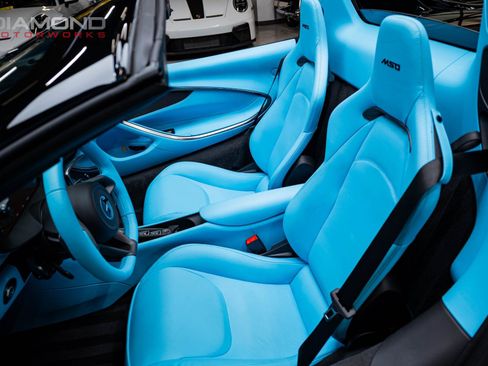 Used 2026 McLaren Artura Spider RWD image 19