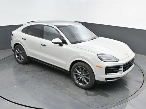 New 2025 Porsche Cayenne Coupe image 36