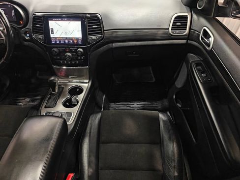 Used 2019 Jeep Grand Cherokee Altitude AWD/4WD image 22