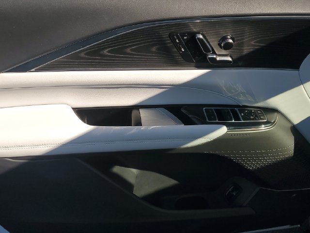 Certified 2024 Cadillac Lyriq Luxury AWD/4WD image 10