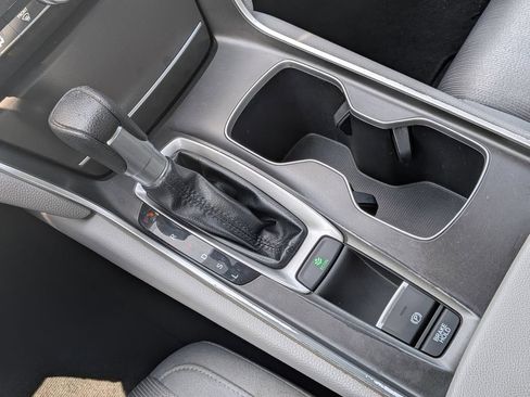 Used 2020 Honda Accord EX image 23