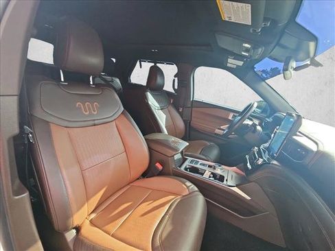 Used 2021 Ford Explorer King Ranch w/ Premium Technology Package RWD image 18