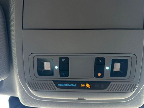 Used 2023 Ford Explorer XLT image 37