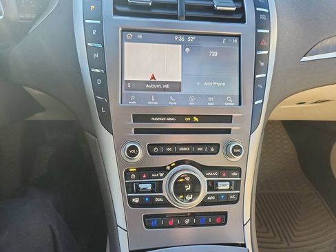Used 2020 Lincoln MKZ Reserve w/ Luxury Package FWD image 17