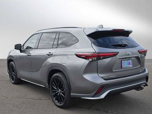 Certified 2026 Toyota Highlander XSE AWD/4WD image 5