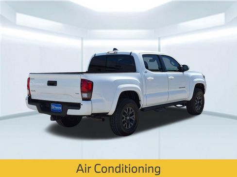 Used 2023 Toyota Tacoma SR5 AWD/4WD image 6