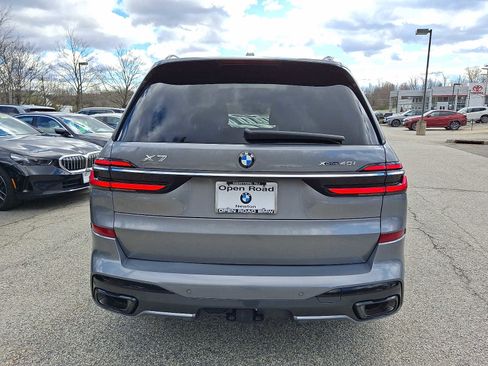 Used 2023 BMW X7 xDrive40i w/ M Sport Package AWD/4WD image 5