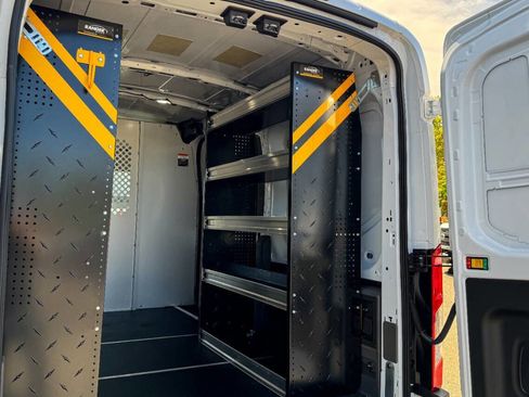 Used 2023 Ford E-Transit Medium Roof RWD image 18
