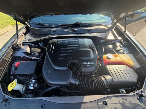 Used 2019 Dodge Charger SXT RWD image 32