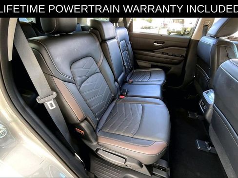 Used 2025 Nissan Pathfinder Platinum w/ Cargo Package image 34