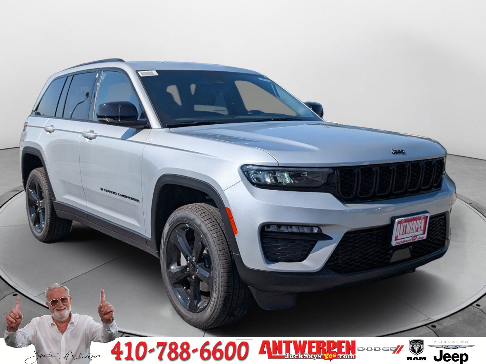 New 2025 Jeep Grand Cherokee Limited w/ Black Appearance Package AWD/4WD image 1