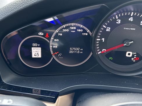 Used 2020 Porsche Cayenne AWD/4WD image 23