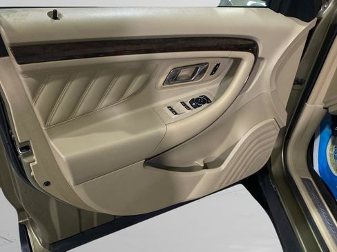 Used 2013 Ford Taurus Limited FWD image 19