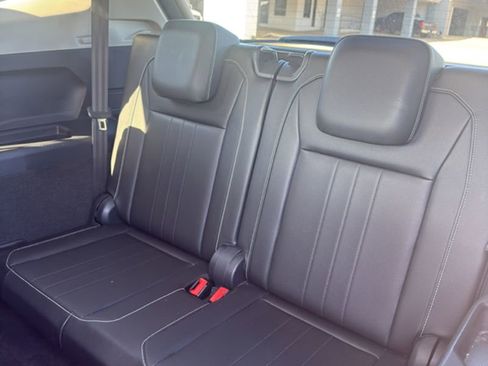 Used 2024 Volkswagen Tiguan SE image 20