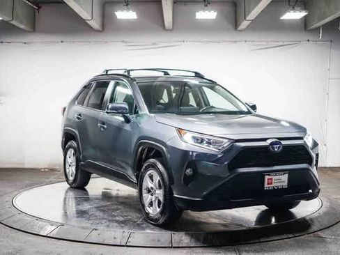 Certified 2019 Toyota RAV4 XLE image 6