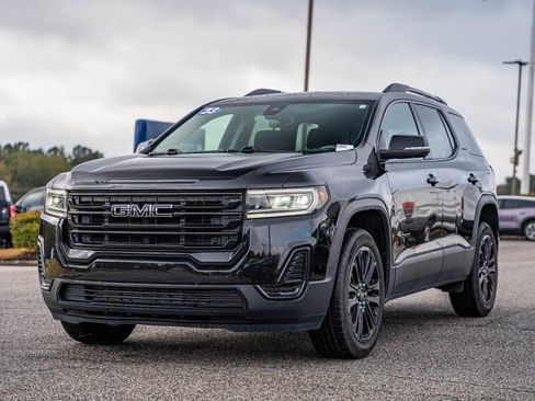 Used 2023 GMC Acadia SLE w/ Driver Convenience Package image 3