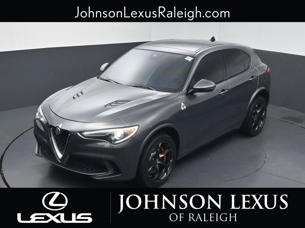 Used 2018 Alfa Romeo Stelvio Quadrifoglio w/ Driver Assist Dynamic Package AWD/4WD image 26