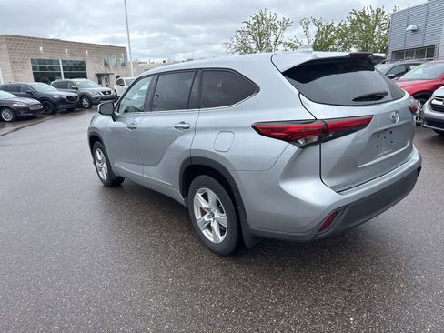 Used 2020 Toyota Highlander L AWD/4WD image 7