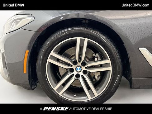 Used 2021 BMW 530i xDrive w/ Convenience Package image 2