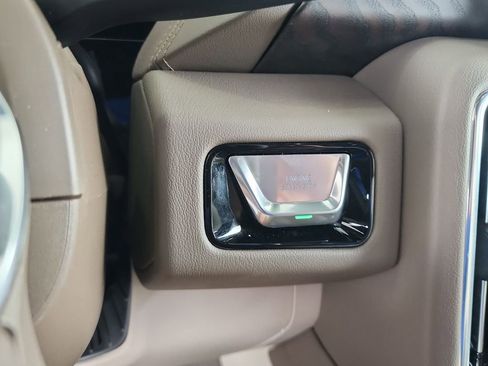 Certified 2025 GMC Yukon Denali w/ Denali Reserve Package AWD/4WD image 17