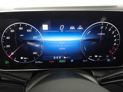 Used 2025 Mercedes-Benz GLC 350e 4MATIC image 14