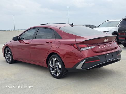Certified 2025 Hyundai Elantra Sport FWD image 8