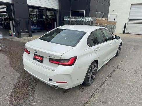 Used 2023 BMW 330i xDrive Sedan w/ Premium Package AWD/4WD image 3