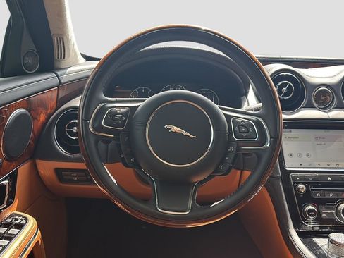 Used 2018 Jaguar XJ L Portfolio RWD image 14