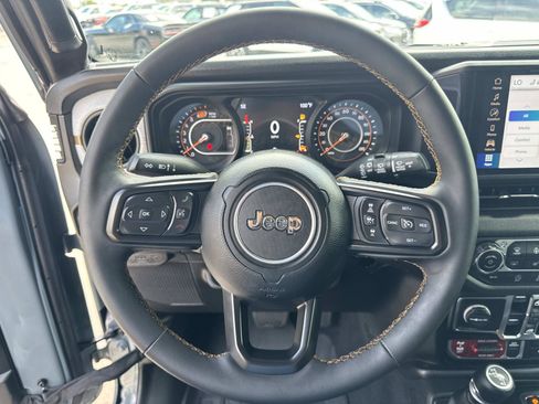 Used 2024 Jeep Wrangler Unlimited Sport AWD/4WD image 21