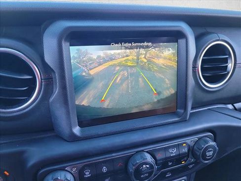 Used 2023 Jeep Wrangler Rubicon w/ Cold Weather Group image 21