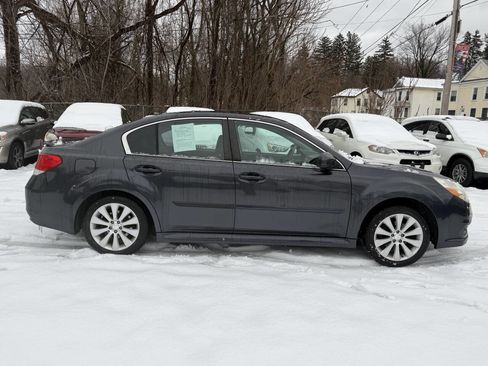 Used 2011 Subaru Legacy 2.5i Limited image 2