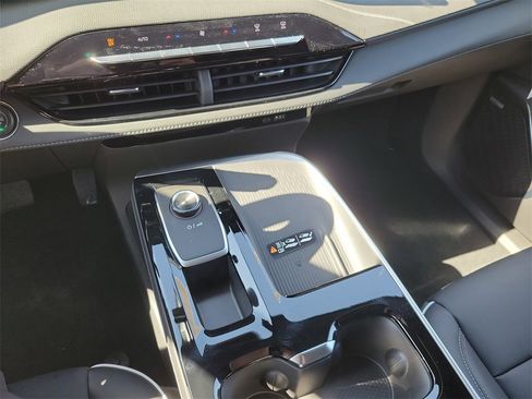 New 2026 Buick Enclave Preferred w/ Power Package image 25