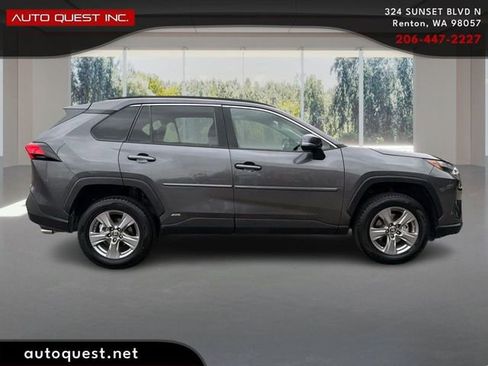 Used 2023 Toyota RAV4 LE AWD/4WD image 4