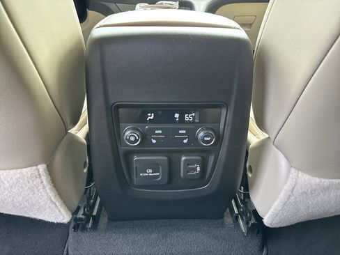 Used 2019 Buick Enclave Premium image 15