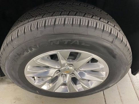 New 2025 Chevrolet Suburban Premier image 4