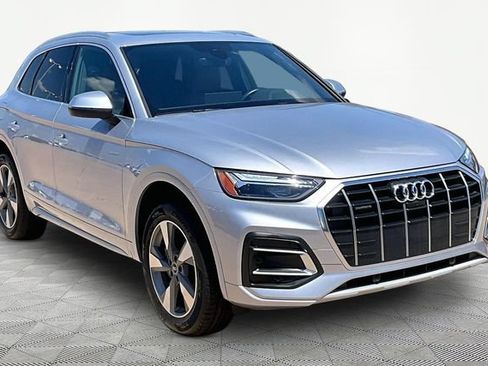 Used 2023 Audi Q5 2.0T Premium Plus w/ Premium Plus Package AWD/4WD image 11