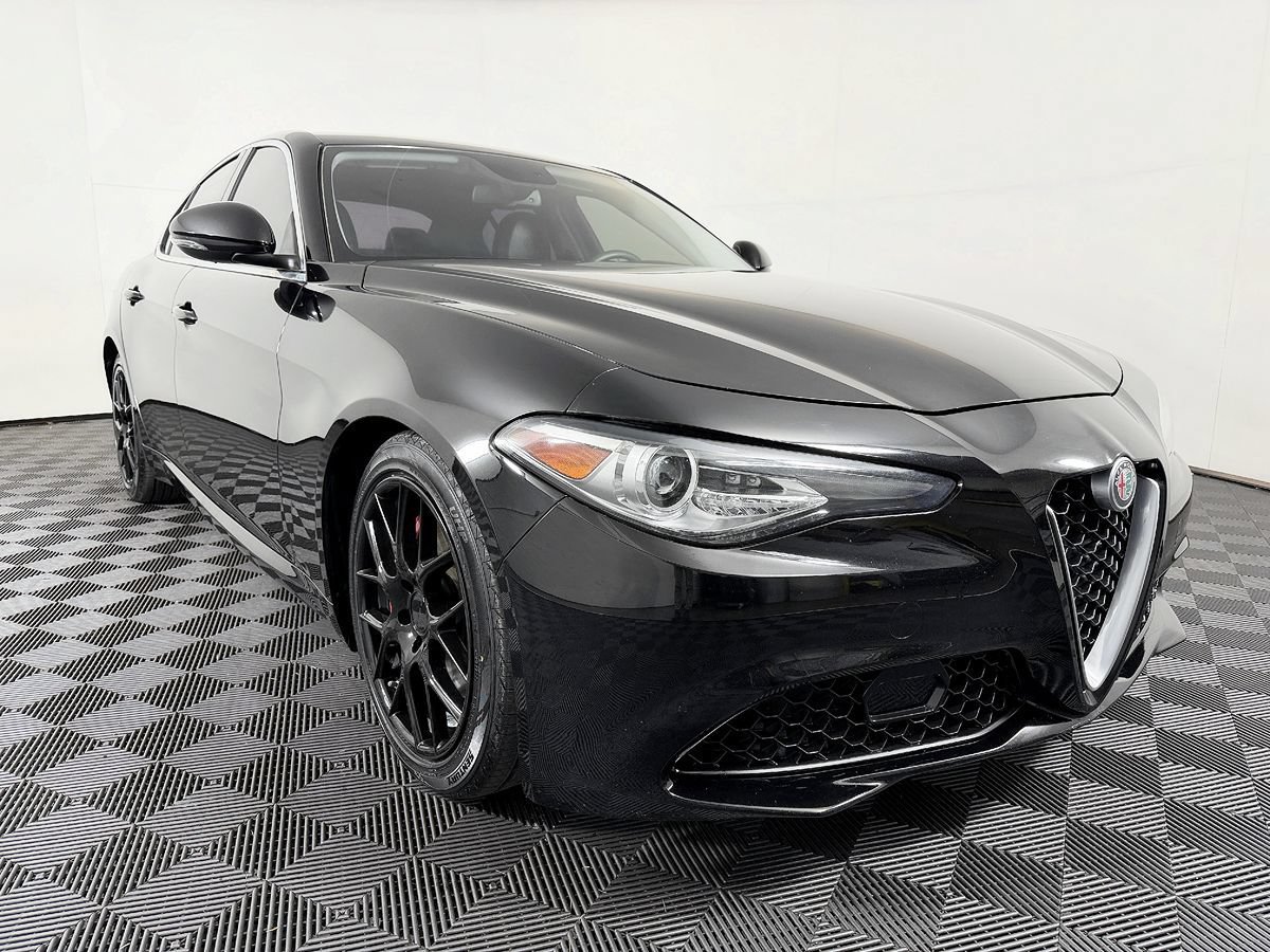 Used 2019 Alfa Romeo Giulia RWD image 5