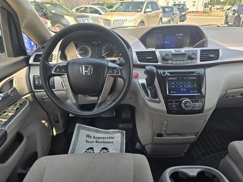 Used 2017 Honda Odyssey EX image 34
